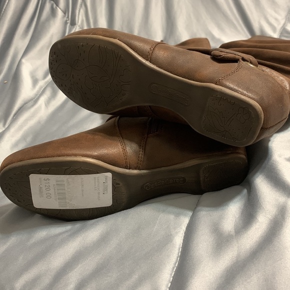 Brown Boots - Picture 3 of 4